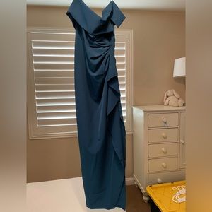 Vince Camuto off the shoulder Dress